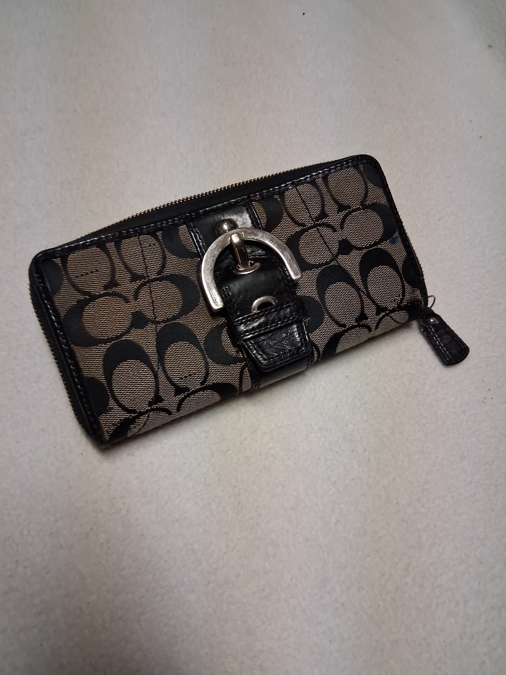 Vintage Coach Black/Tan Signature Canvas Buckle Zip Wallet - Picture 10 of 13
